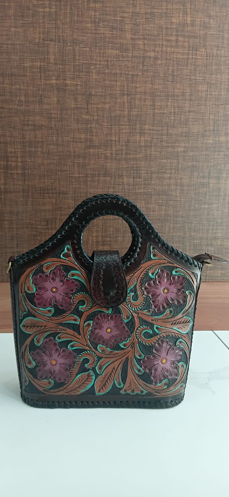 WOMEN'S HAND CARVING LEATHER SLING BAG - Image 3