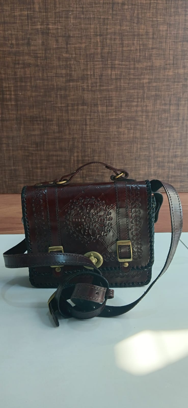 WOMEN'S HAND CARVING LEATHER SLING BAG - Image 3