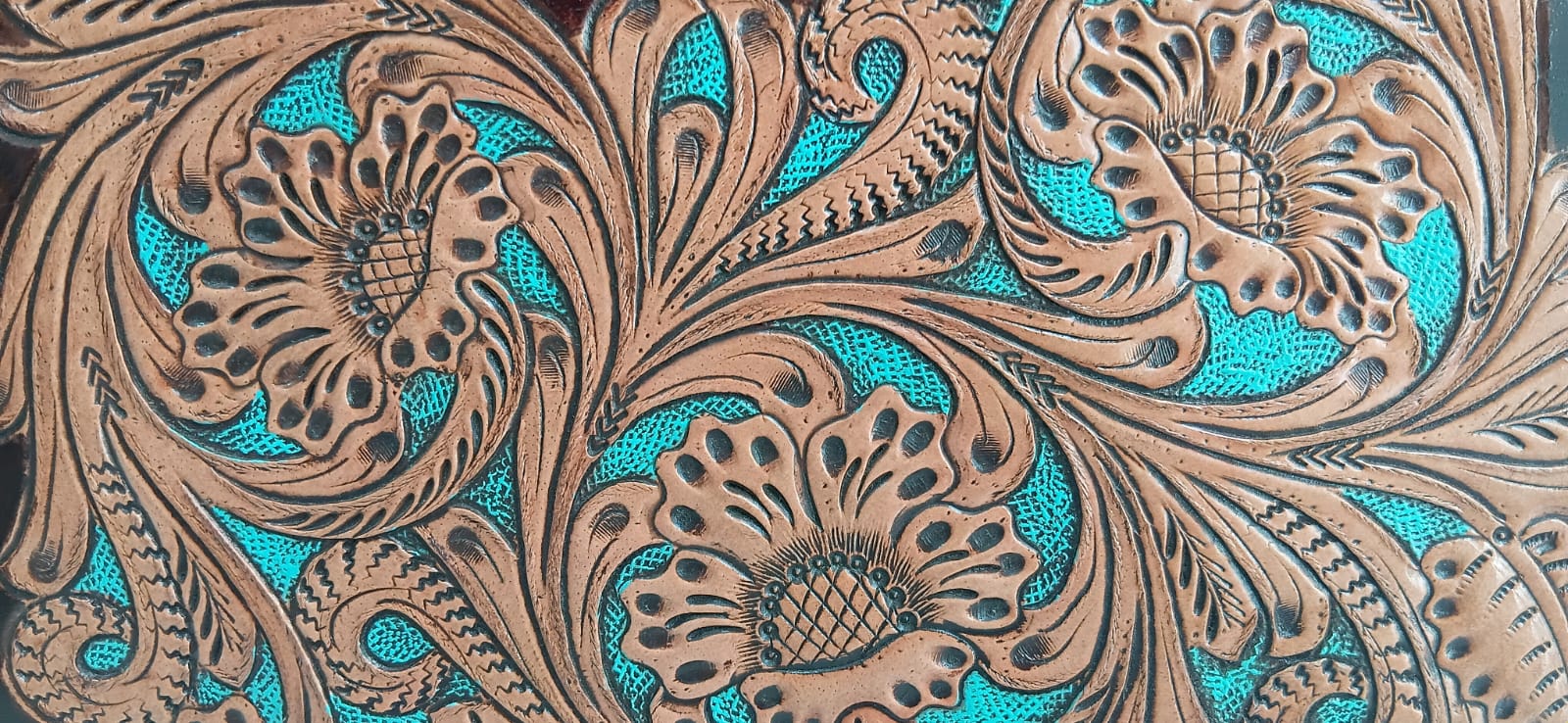 WOMEN'S HAND CARVING LEATHER SLING BAG - Image 7