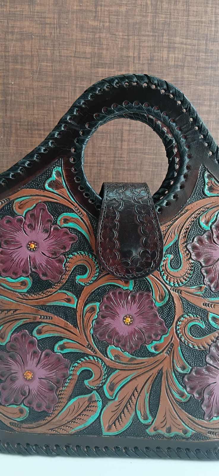 WOMEN'S HAND CARVING LEATHER SLING BAG - Image 4