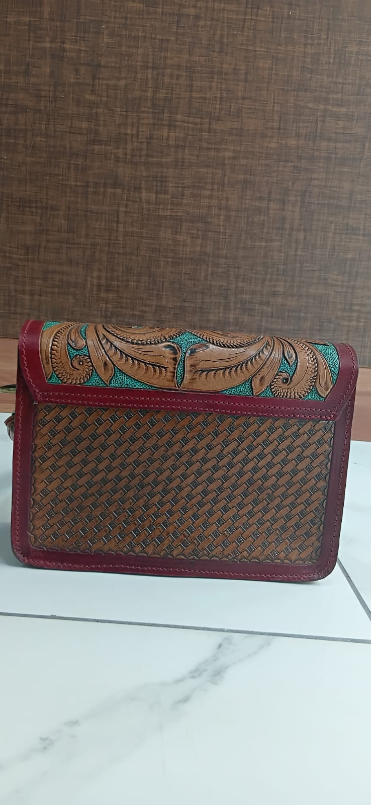 WOMEN'S HAND CARVING SLING BAG - Image 8