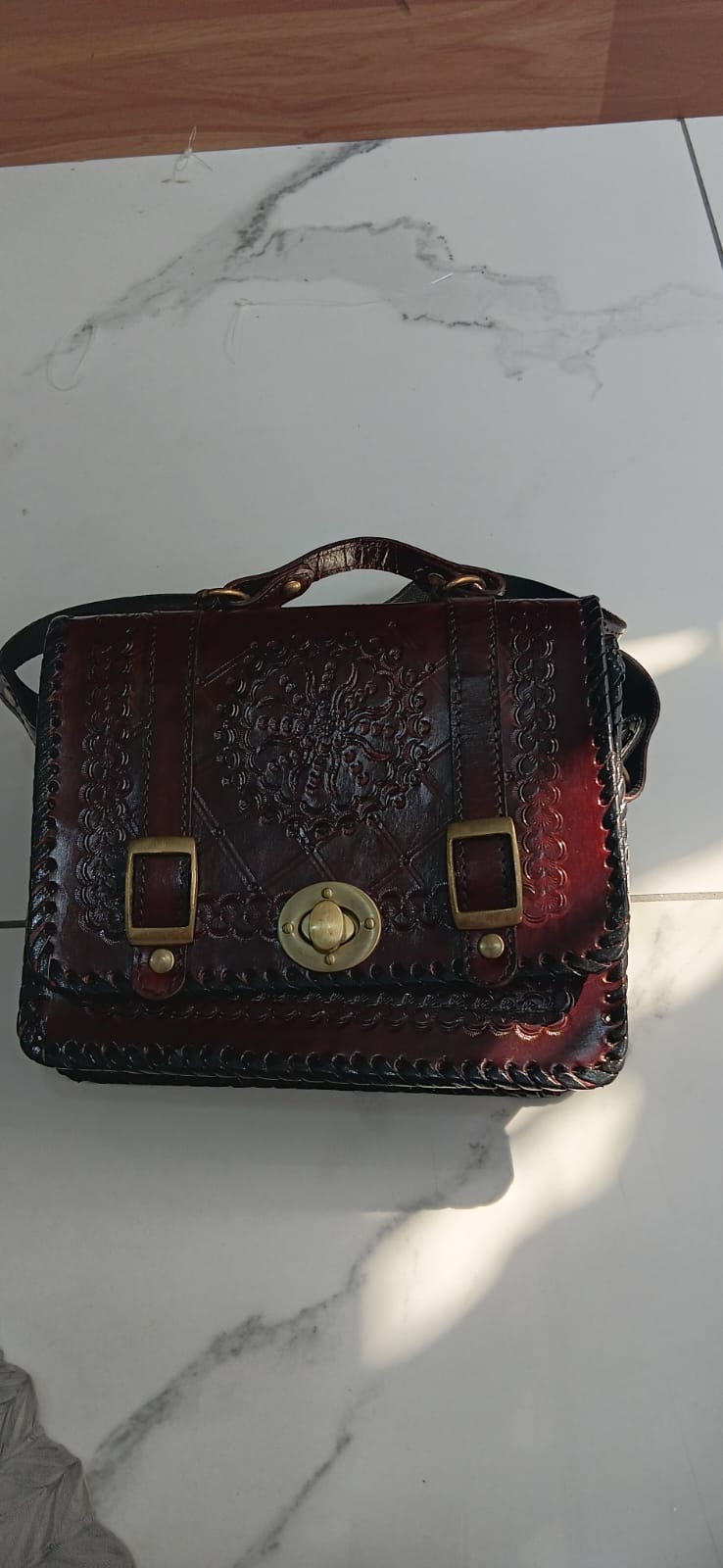 WOMEN'S HAND CARVING LEATHER SLING BAG - Image 6