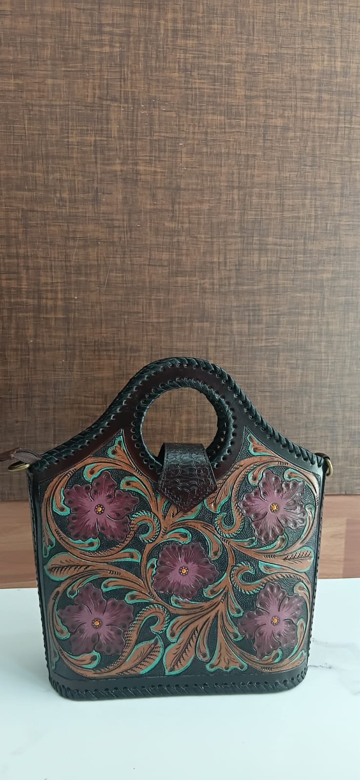 WOMEN'S HAND CARVING LEATHER SLING BAG - Image 9