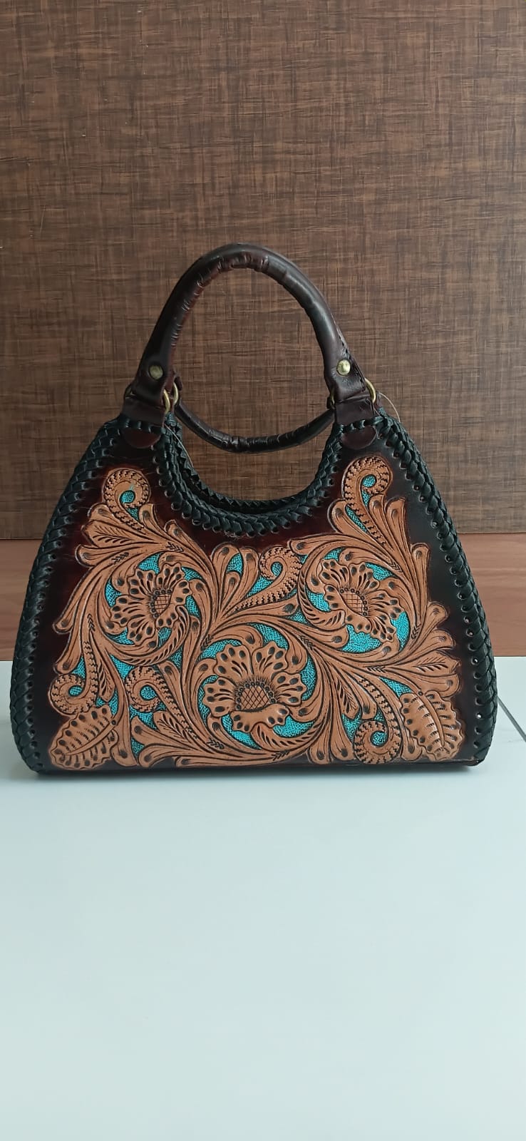 WOMEN'S HAND CARVING LEATHER SLING BAG - Image 3