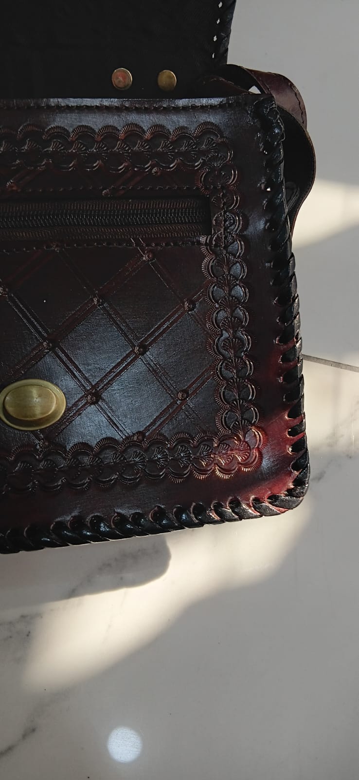 WOMEN'S HAND CARVING LEATHER SLING BAG - Image 4