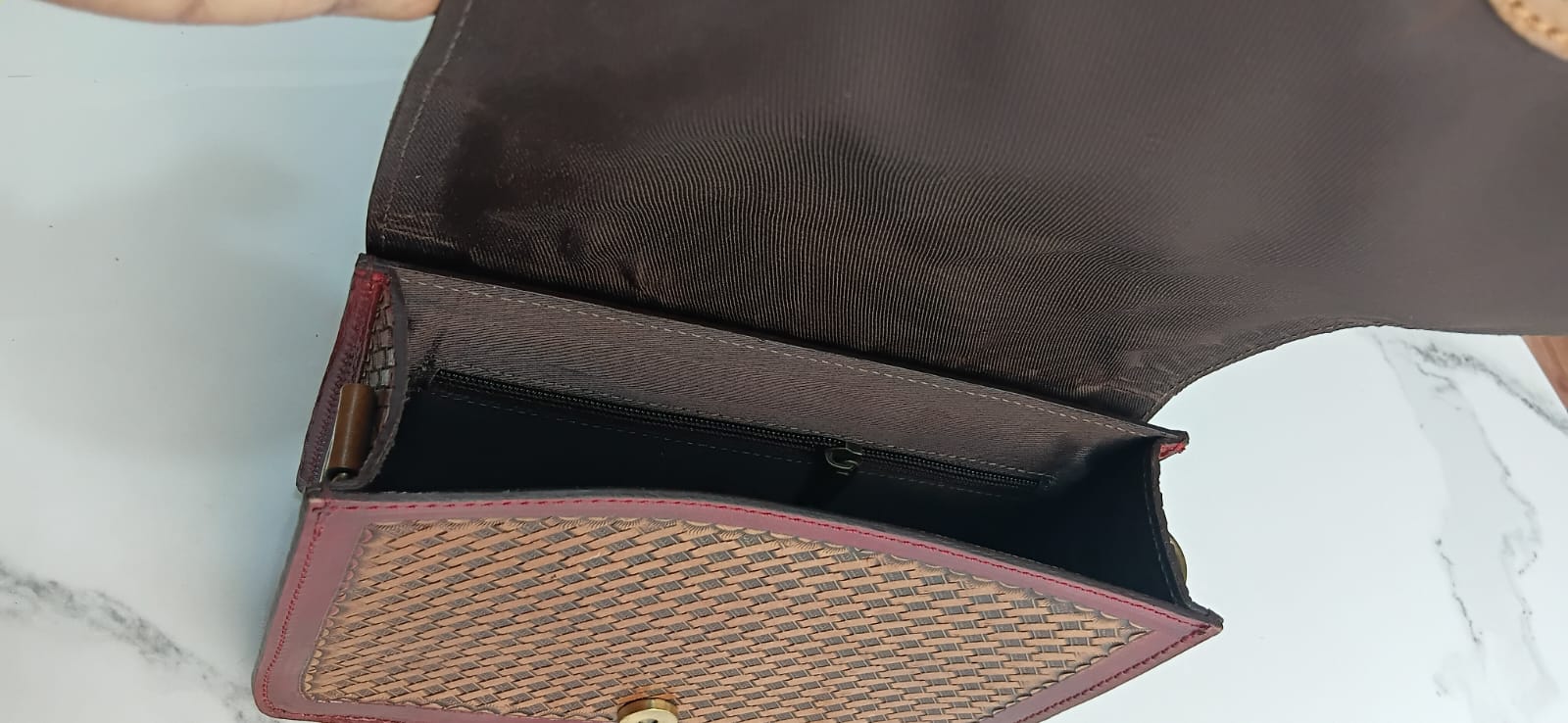 WOMEN'S HAND CARVING SLING BAG - Image 11