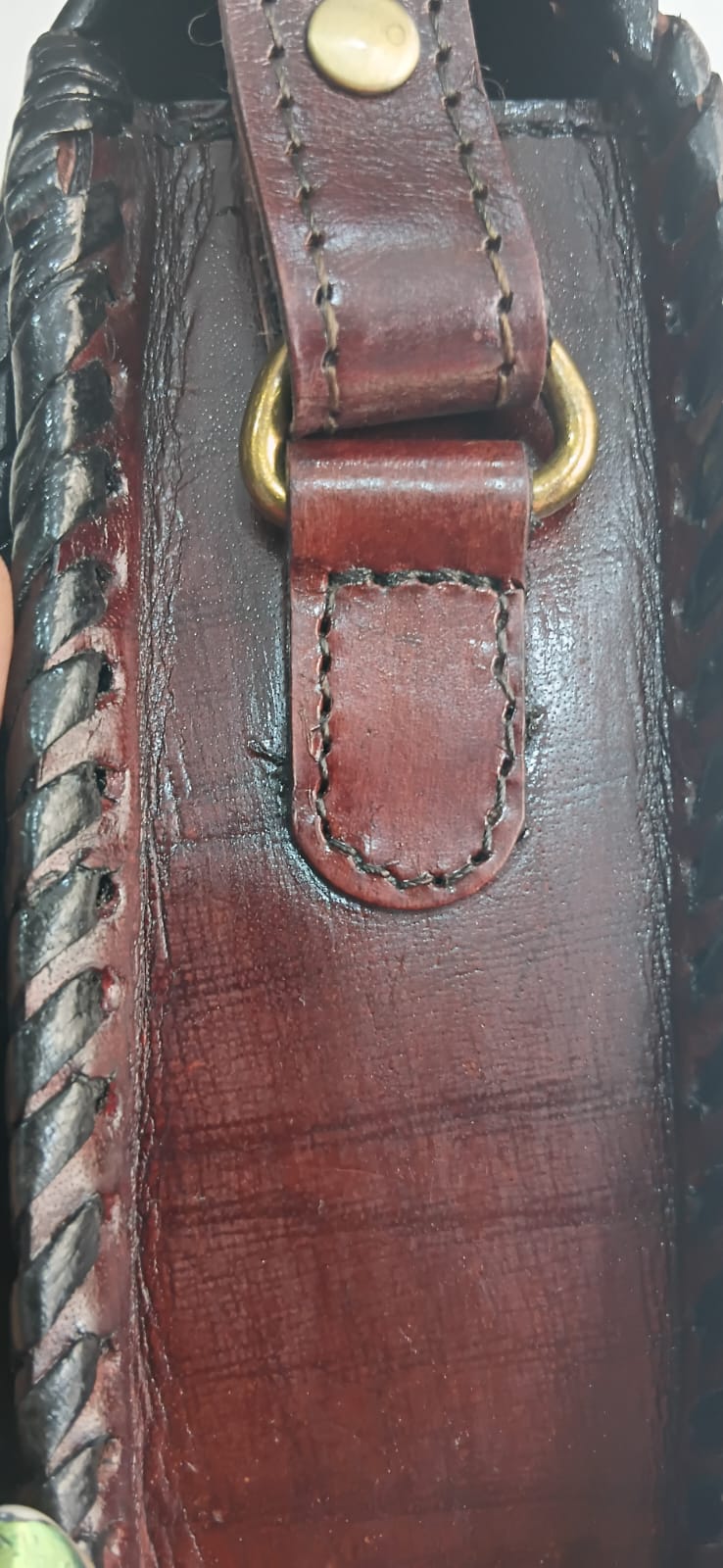 WOMEN'S HAND CARVING LEATHER SLING BAG - Image 10