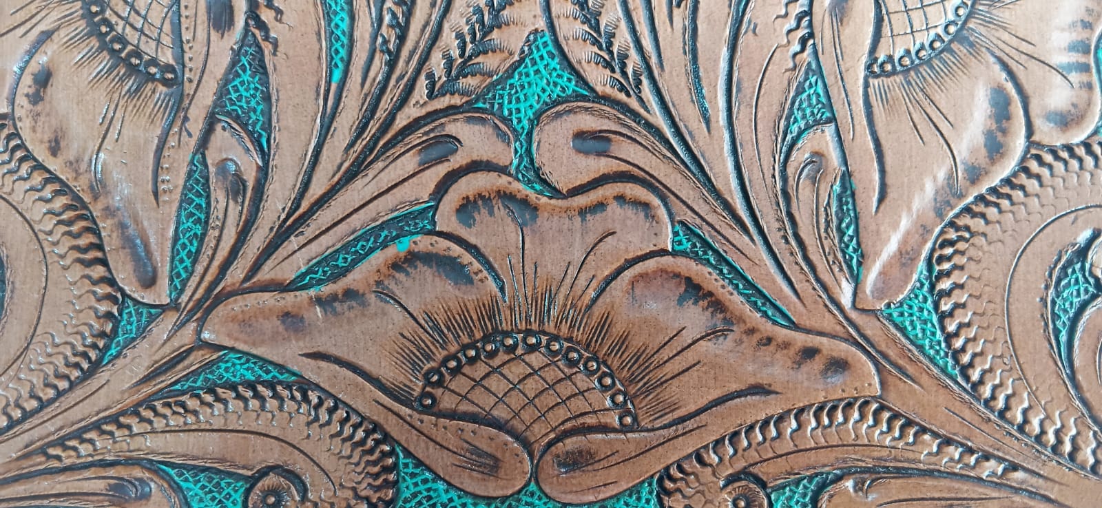 WOMEN'S HAND CARVING SLING BAG - Image 4